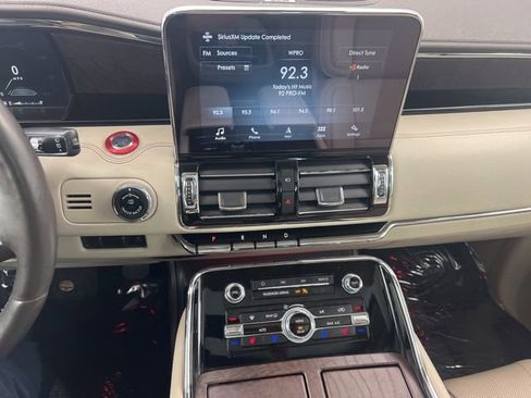 Used 2018 Lincoln Navigator Reserve w/ Technology Package AWD/4WD image 22
