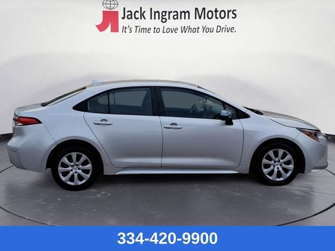 Used 2024 Toyota Corolla LE image 6