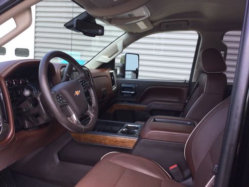 Used 2015 Chevrolet Silverado 2500 High Country w/ Duramax Plus Package AWD/4WD image 10