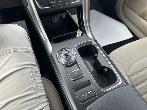 Used 2019 Ford Fusion SE image 34