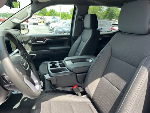 New 2026 GMC Sierra 1500 SLE w/ Preferred Package RWD image 8