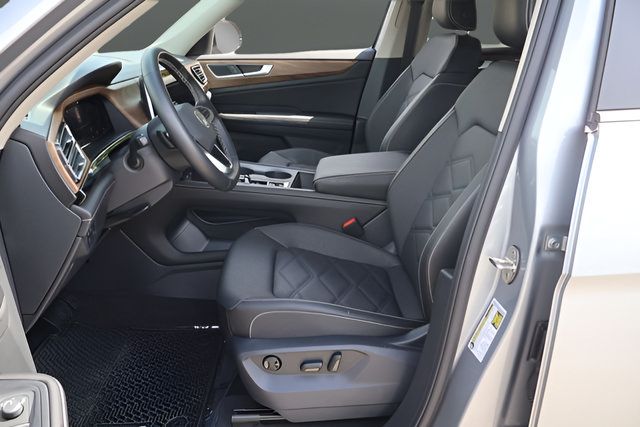Certified 2026 Volkswagen Atlas SE AWD/4WD image 13