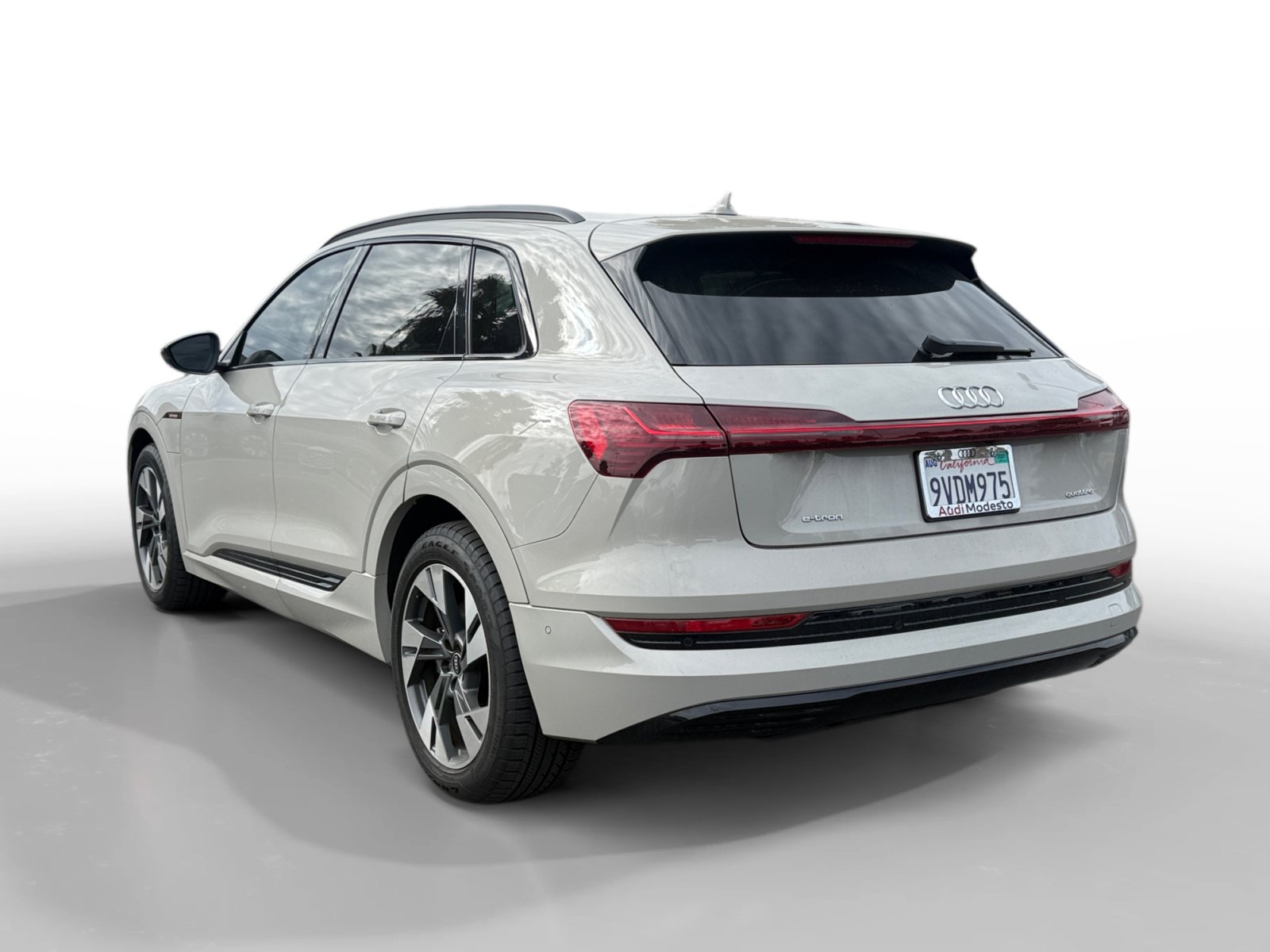 Used 2021 Audi e-tron Premium w/ Convenience Plus Package AWD/4WD image 3