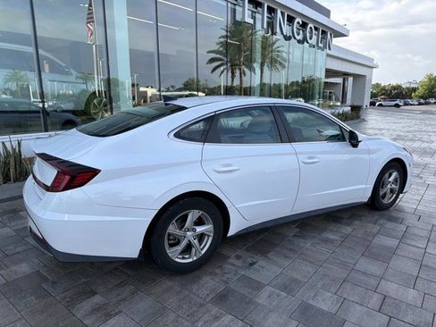 Used 2021 Hyundai Sonata SE FWD image 2