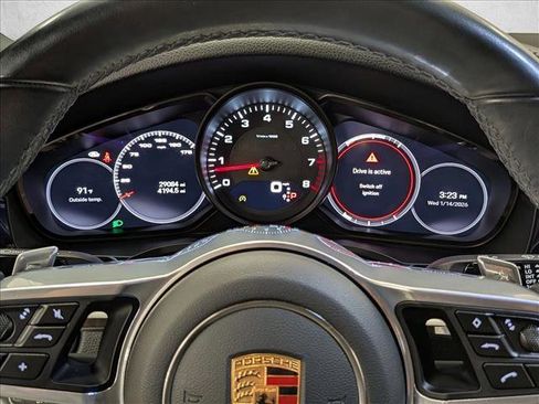 Certified 2023 Porsche Cayenne Platinum Edition image 16