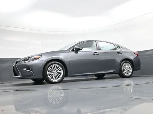 Used 2017 Lexus ES 350 w/ Premium Package FWD image 37