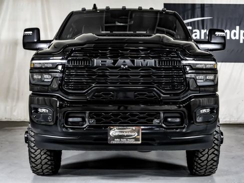 Used 2025 RAM 3500 Laramie AWD/4WD image 3