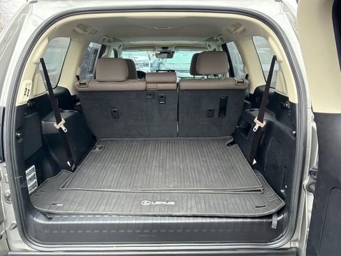 Used 2023 Lexus GX 460 Premium w/ Premium Plus Package image 19