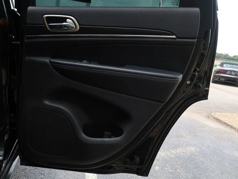 Used 2015 Jeep Grand Cherokee Limited image 19