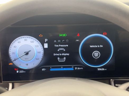 Used 2024 Hyundai Elantra SEL image 18