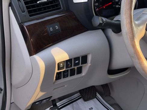 Used 2014 Nissan Quest LE FWD image 16