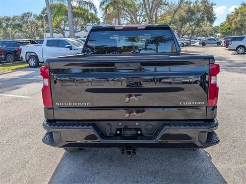 Certified 2023 Chevrolet Silverado 1500 Custom image 10