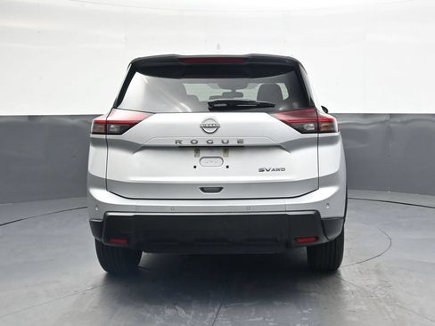Used 2024 Nissan Rogue SV AWD/4WD image 7