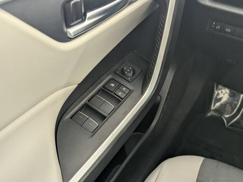 Used 2025 Toyota RAV4 XLE FWD image 17
