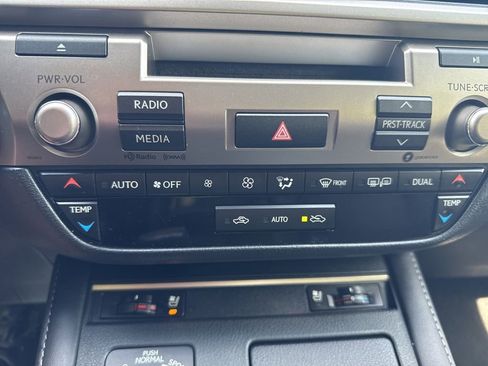Used 2017 Lexus ES 350 image 33