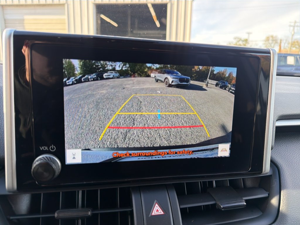 Used 2025 Toyota RAV4 XLE FWD image 24