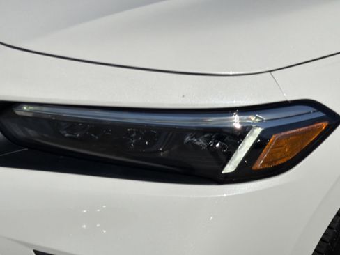 Used 2024 Honda Civic Touring image 12