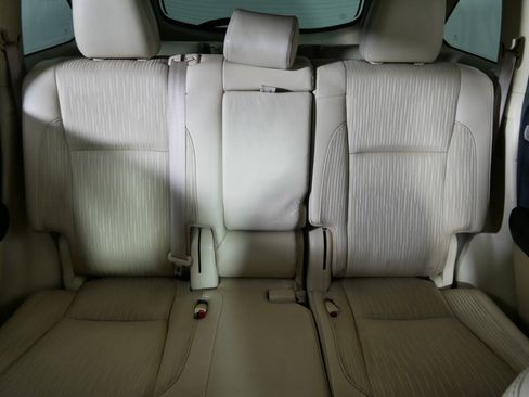 Used 2016 Toyota Highlander Plus AWD/4WD image 13