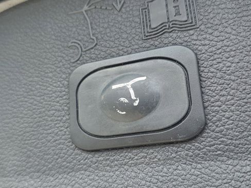 Used 2017 Ford Escape Titanium FWD image 8