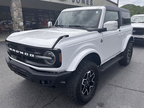 Used 2021 Ford Bronco Outer Banks AWD/4WD image 2