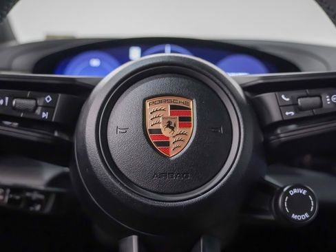 Used 2025 Porsche Macan 4S Electric image 28