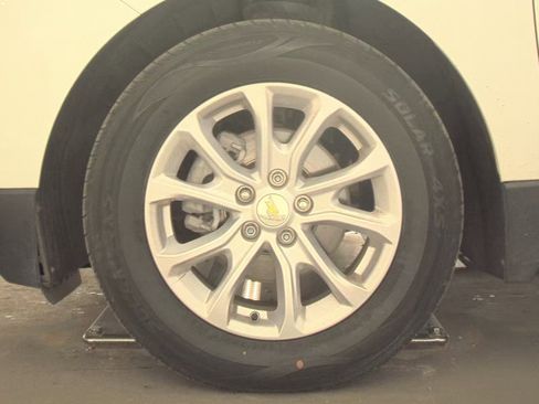 Used 2021 Chevrolet Equinox LT image 16