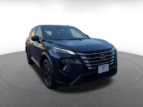 Used 2025 Nissan Rogue SV AWD/4WD image 3
