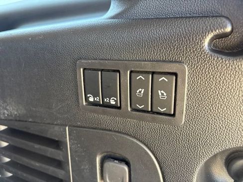 Used 2019 Chevrolet Suburban LT AWD/4WD image 19