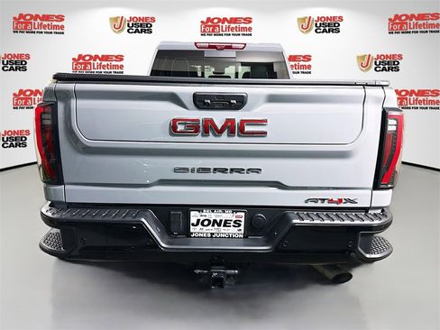 Used 2024 GMC Sierra 2500 AT4X image 17