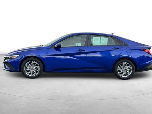 Certified 2025 Hyundai Elantra Blue image 3