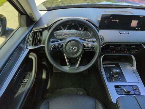 Used 2025 MAZDA CX-70 3.3 Turbo w/ Preferred Package AWD/4WD image 16