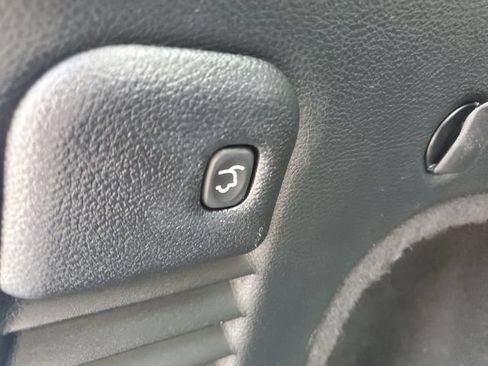 Used 2017 Jeep Grand Cherokee Overland AWD/4WD image 9