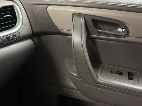 Used 2014 Chevrolet Traverse LT w/ LPO, 'HIT The Road' Package FWD image 16