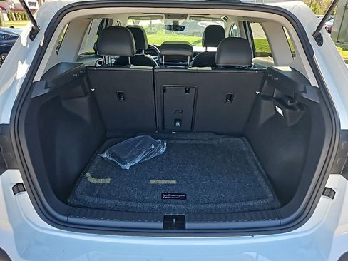 Certified 2025 Volkswagen Taos SEL image 16