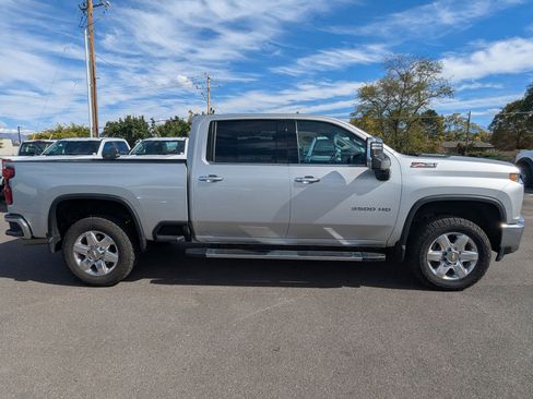 Used 2022 Chevrolet Silverado 3500 LTZ image 2