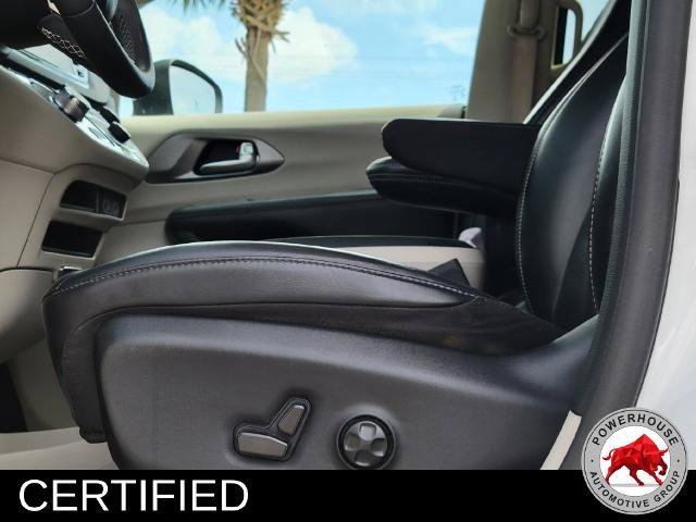 Used 2023 Chrysler Pacifica Touring-L FWD image 26