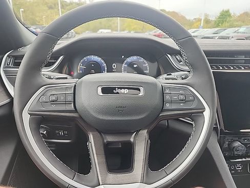 New 2025 Jeep Grand Cherokee L Limited w/ Black Appearance Package image 33