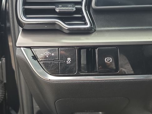 Certified 2023 Kia Sportage EX FWD image 28