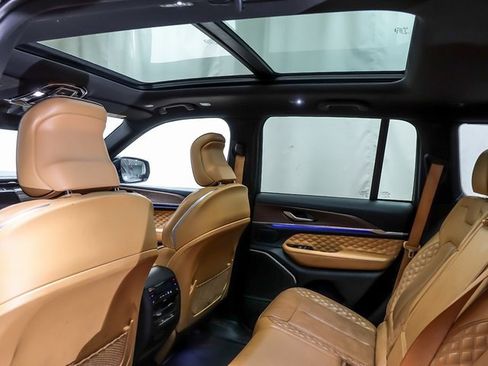 Used 2022 Jeep Grand Cherokee Summit image 12