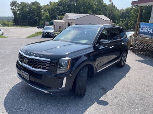 Used 2020 Kia Telluride S FWD image 3