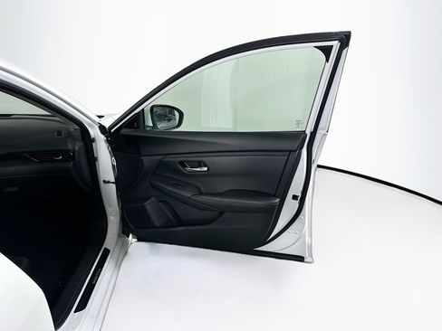 Used 2024 Nissan Sentra SV image 29