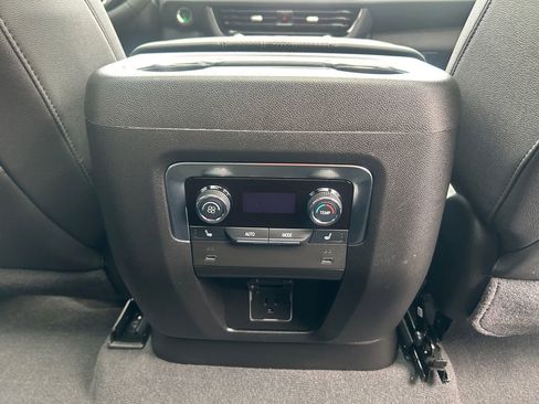 Used 2026 Chevrolet Tahoe High Country image 25