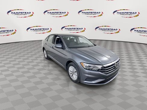 Used 2019 Volkswagen Jetta S w/ Driver Assistance Package FWD image 2