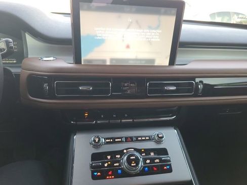 Used 2022 Lincoln Aviator Reserve w/ Equipment Group 201A image 16