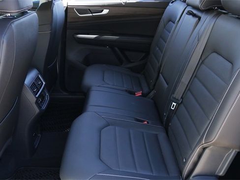 New 2026 Volkswagen Atlas SEL image 18