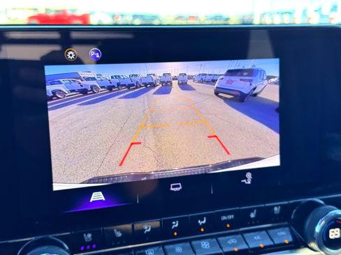 Used 2024 Chevrolet Colorado Z71 w/ Z71 Convenience Package 2 image 26