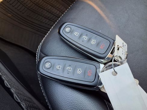 Used 2017 Ford Escape Titanium image 19