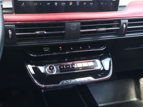 Used 2023 Lincoln Corsair Reserve FWD image 29