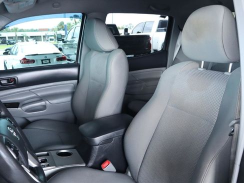 Used 2015 Toyota Tacoma PreRunner w/ TRD Off-Road Package RWD image 14