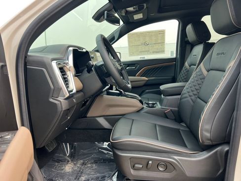 New 2026 GMC Canyon Denali AWD/4WD image 3